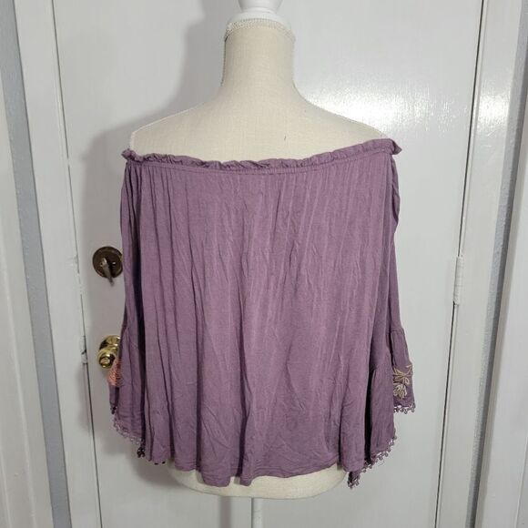 C+J collection off shoulder bell sleeve blouse - Picture 6 of 11